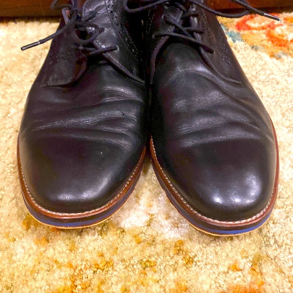 Men’s Johnston and Murphy black leather dress shoe in great condition - Picture 9 of 13